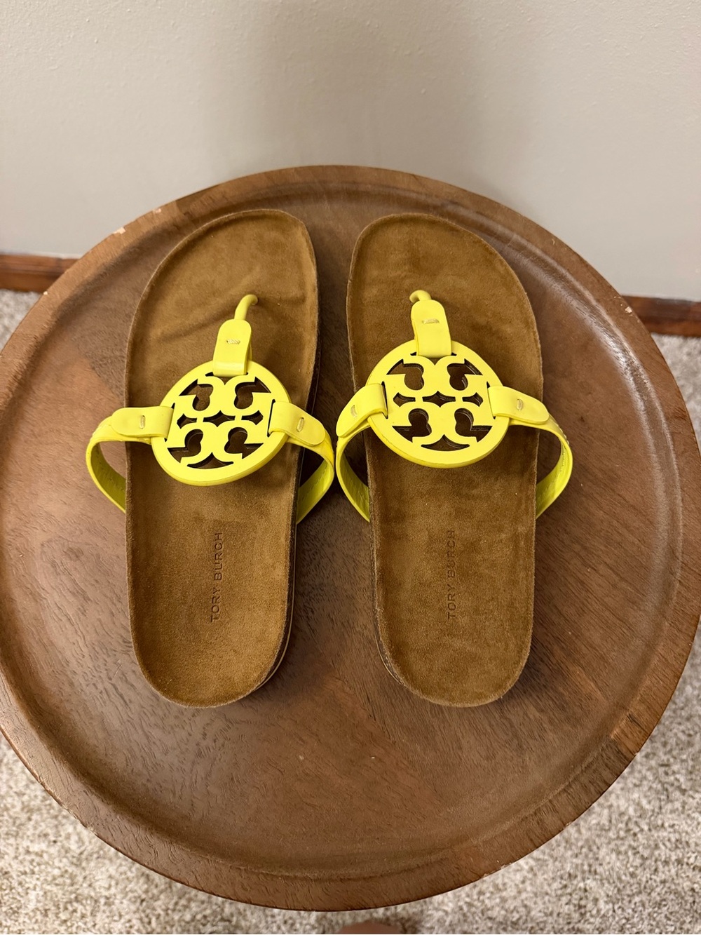 Tory Burch Miller Sandals Bright Yellow Neon Logo Suede Footbed Sz 7 💛
